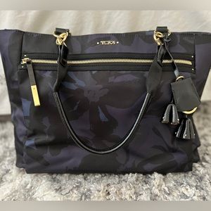Tumi tote with shoulder strap